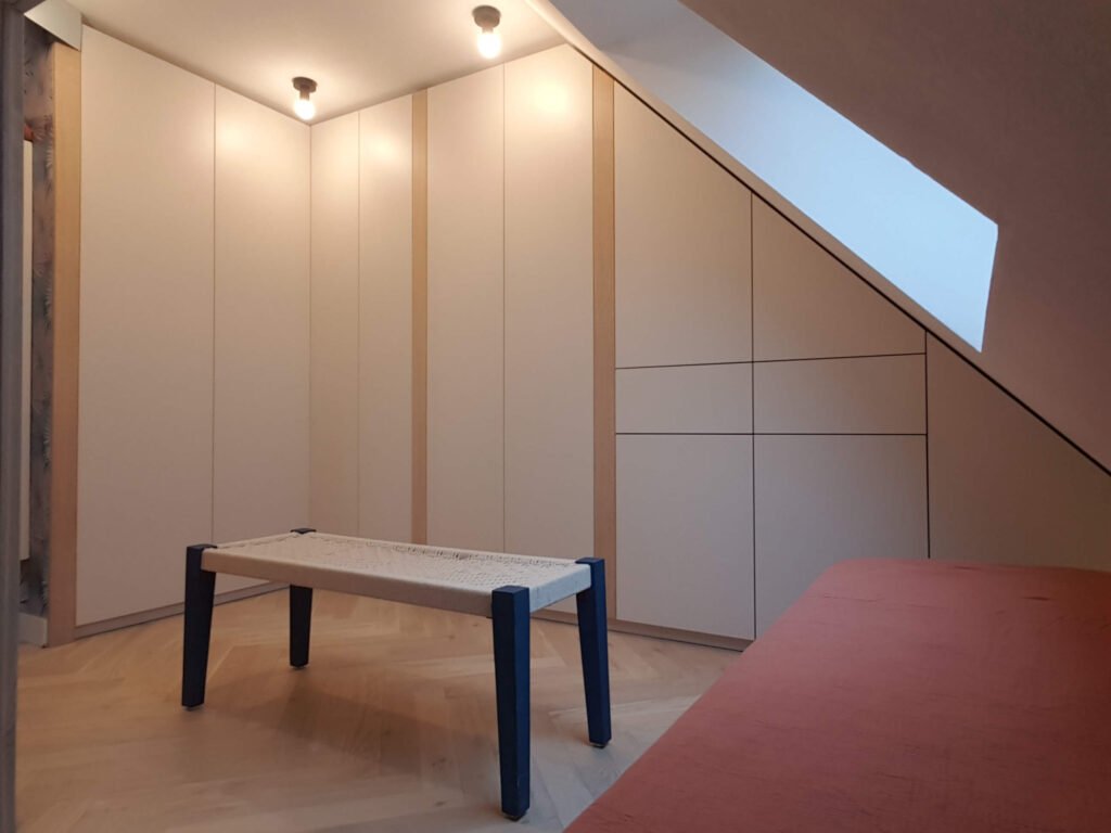 Dressing sous pente portes Wingline Hettich