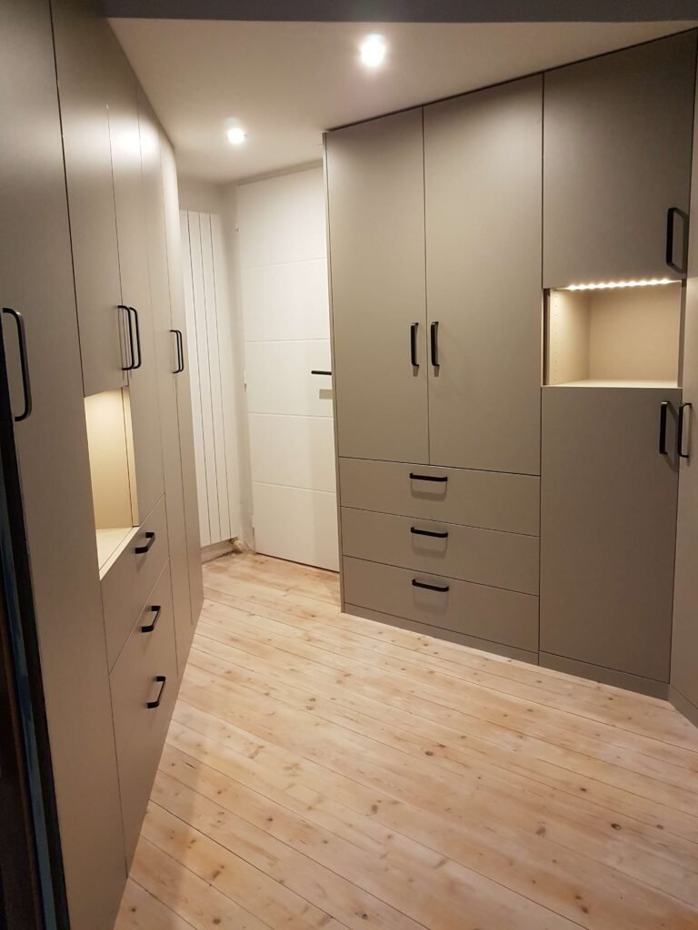 Dressing éclairage LED parquet pitchpin